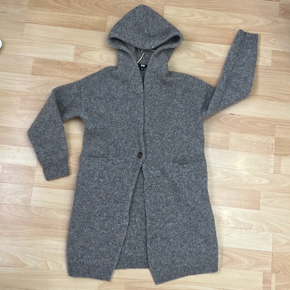 Uniqlo 100% wool cardigan girls 12-14y